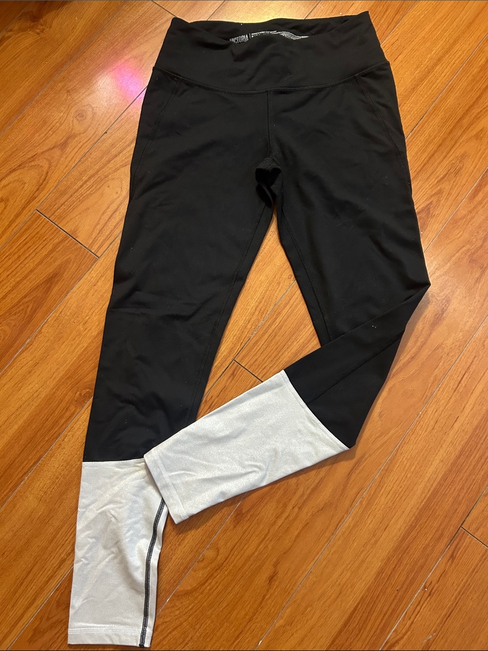 VICTORIA SECRET SPORT Black and Silver Colorblock Active Leggings